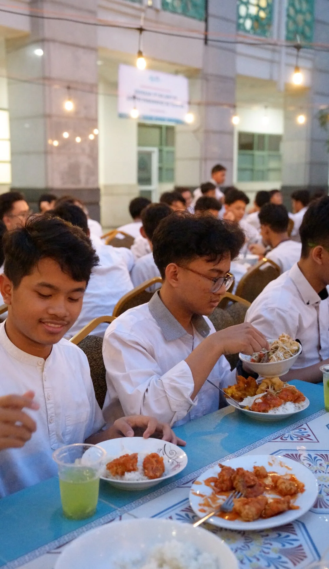 Foto 6 dari album Iftar Bersama Santri Tahfidz 2025